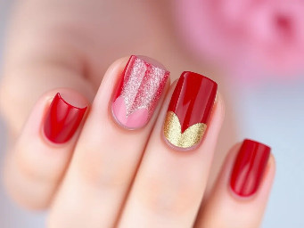 Blood red 3d and shimmer and French tip and gold base